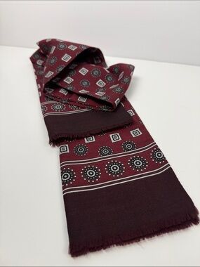 Men's Burgundy Patterned Scarf